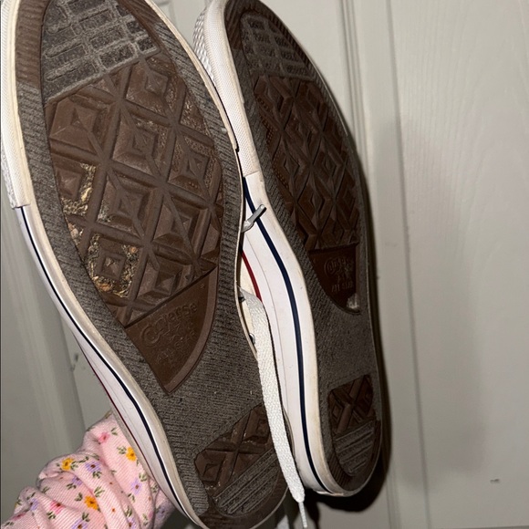 Converse White and Red Classic Sneakers - Picture 3 of 6